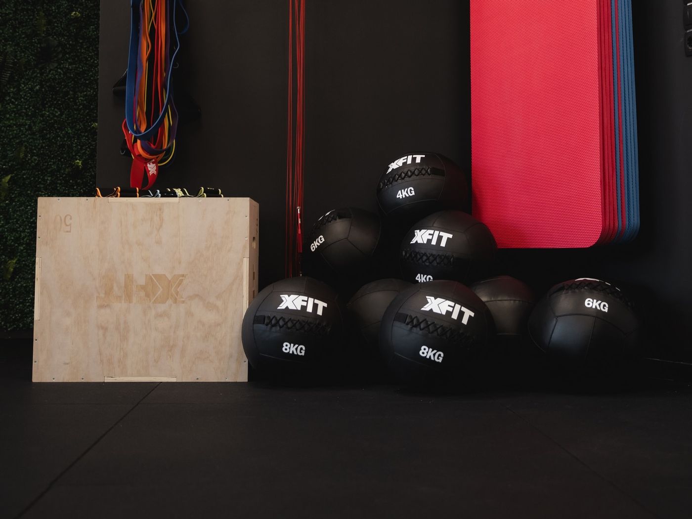 Wall balls και plyo box για λειτουργική προπόνηση
